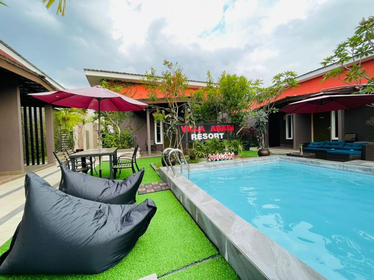 Villa Abadi Resort Pantai Cenang  Exterior photo