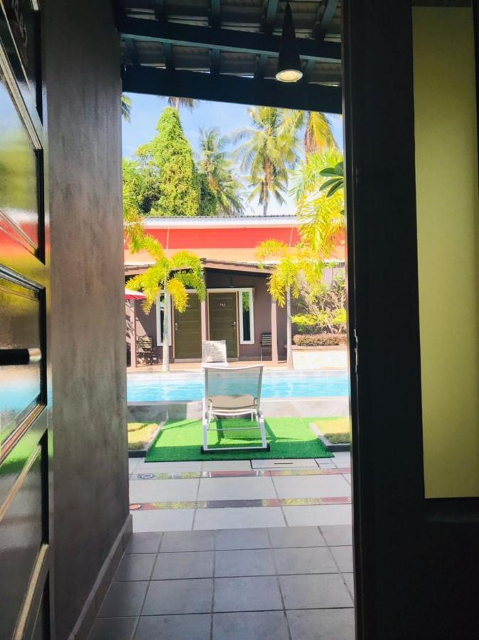 Villa Abadi Resort Pantai Cenang  Exterior photo